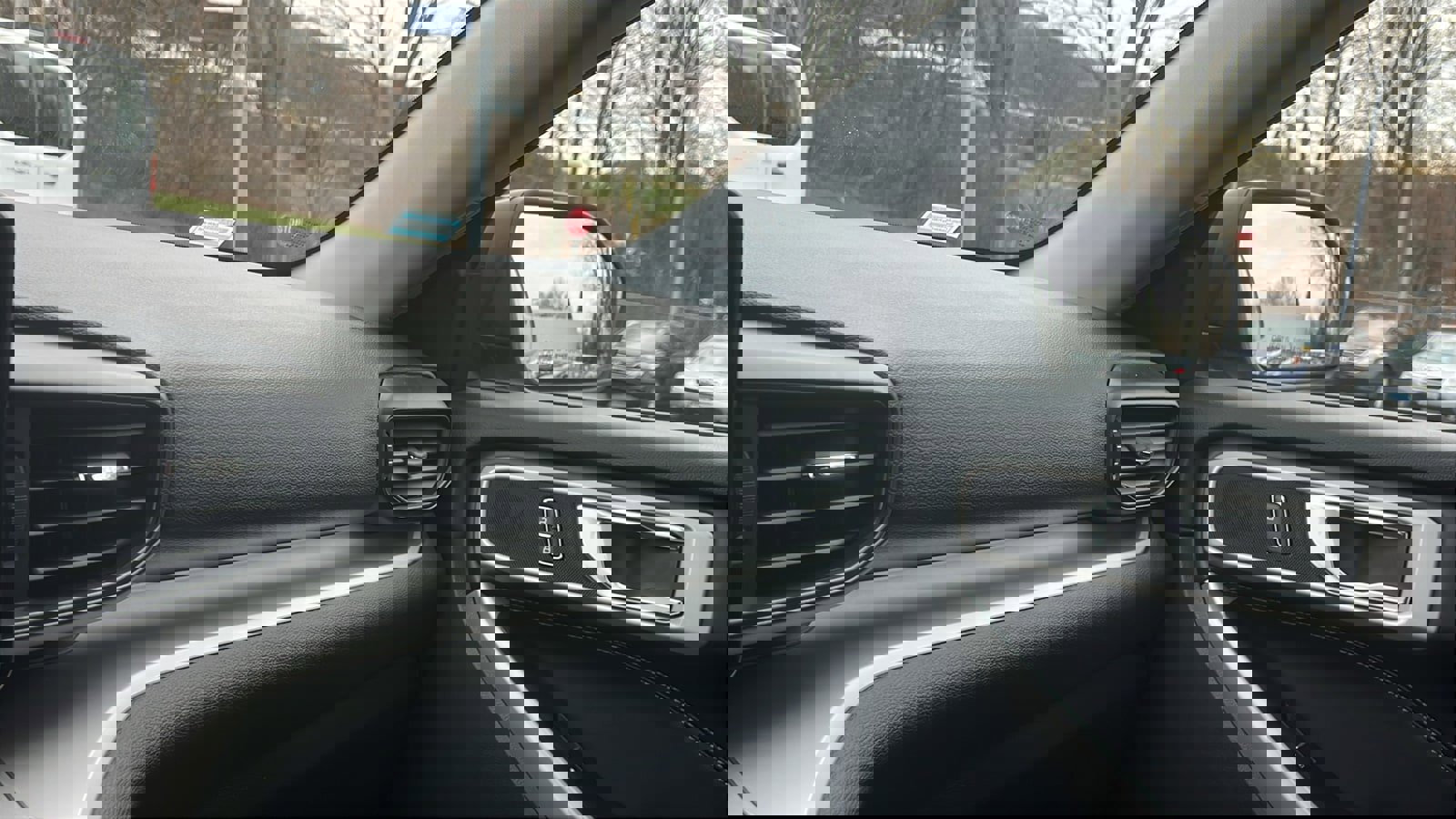 Used 2021 Ford Explorer XLT image 20