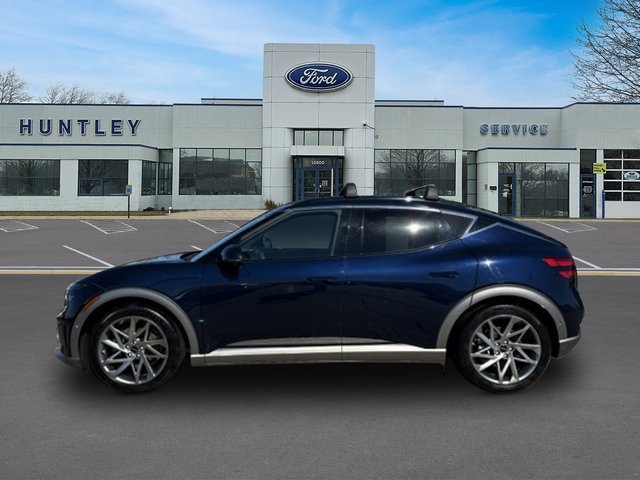 Used 2025 Genesis GV60 Advanced AWD/4WD image 6