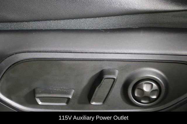 Used 2025 Jeep Grand Cherokee Altitude AWD/4WD image 23