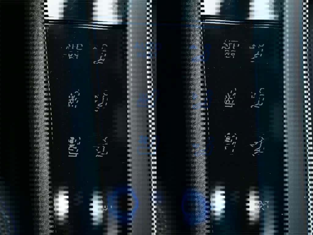 Used 2023 Porsche Macan Turbo image 27