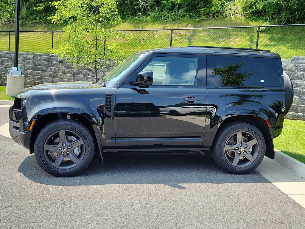 Certified 2025 Land Rover Defender 90 X-Dynamic SE image 6