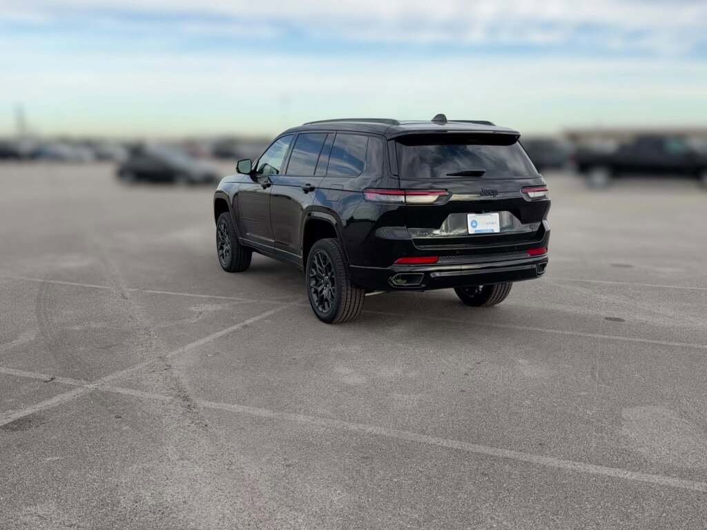 New 2025 Jeep Grand Cherokee L Summit image 9