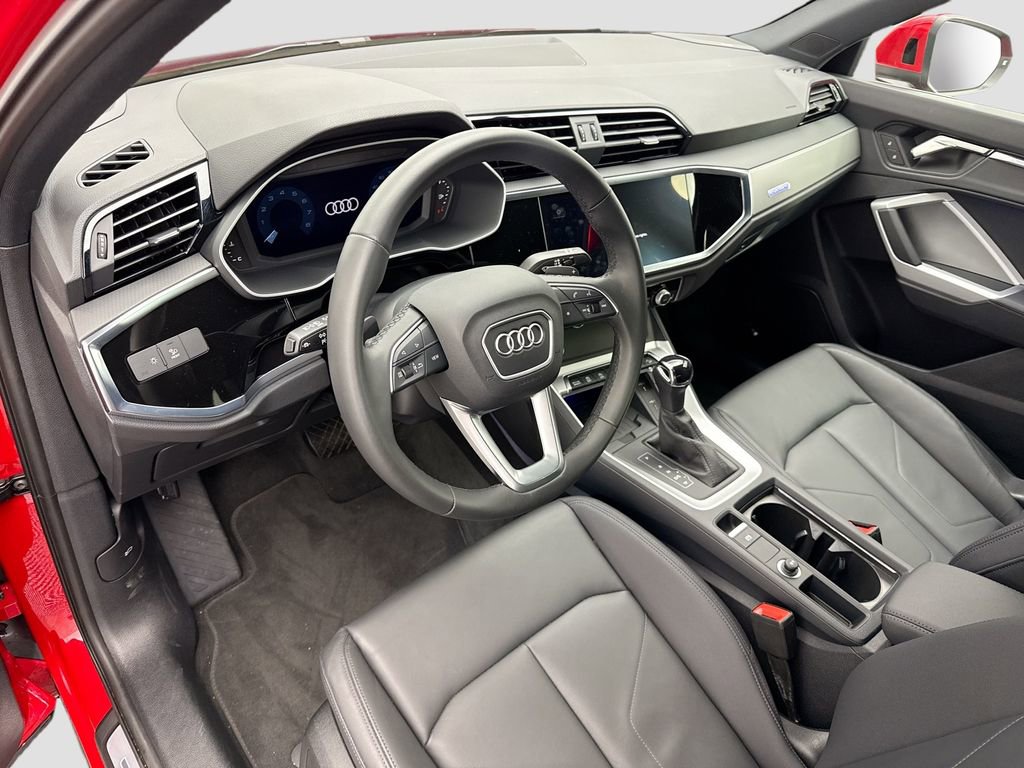 Certified 2025 Audi Q3 2.0T Premium Plus w/ Premium Plus Package image 9