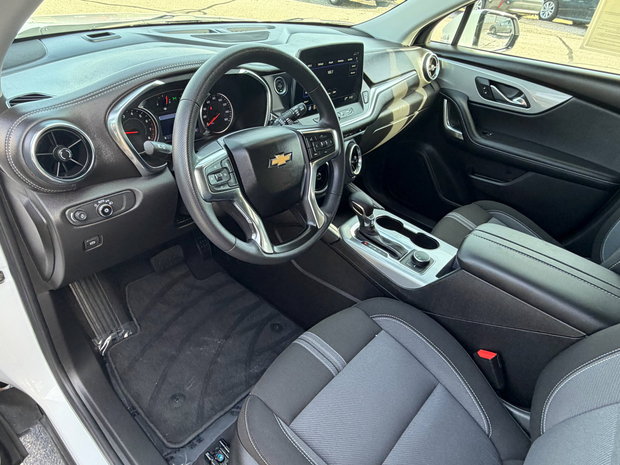 Used 2025 Chevrolet Blazer LT image 12