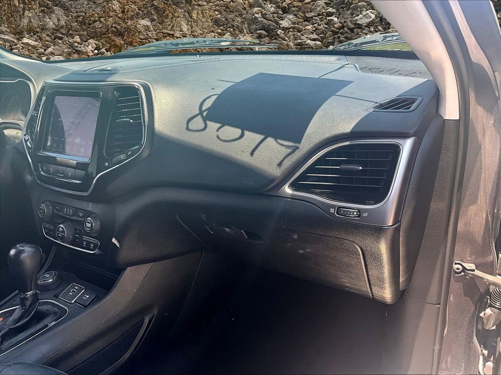 Used 2021 Jeep Cherokee Limited image 13