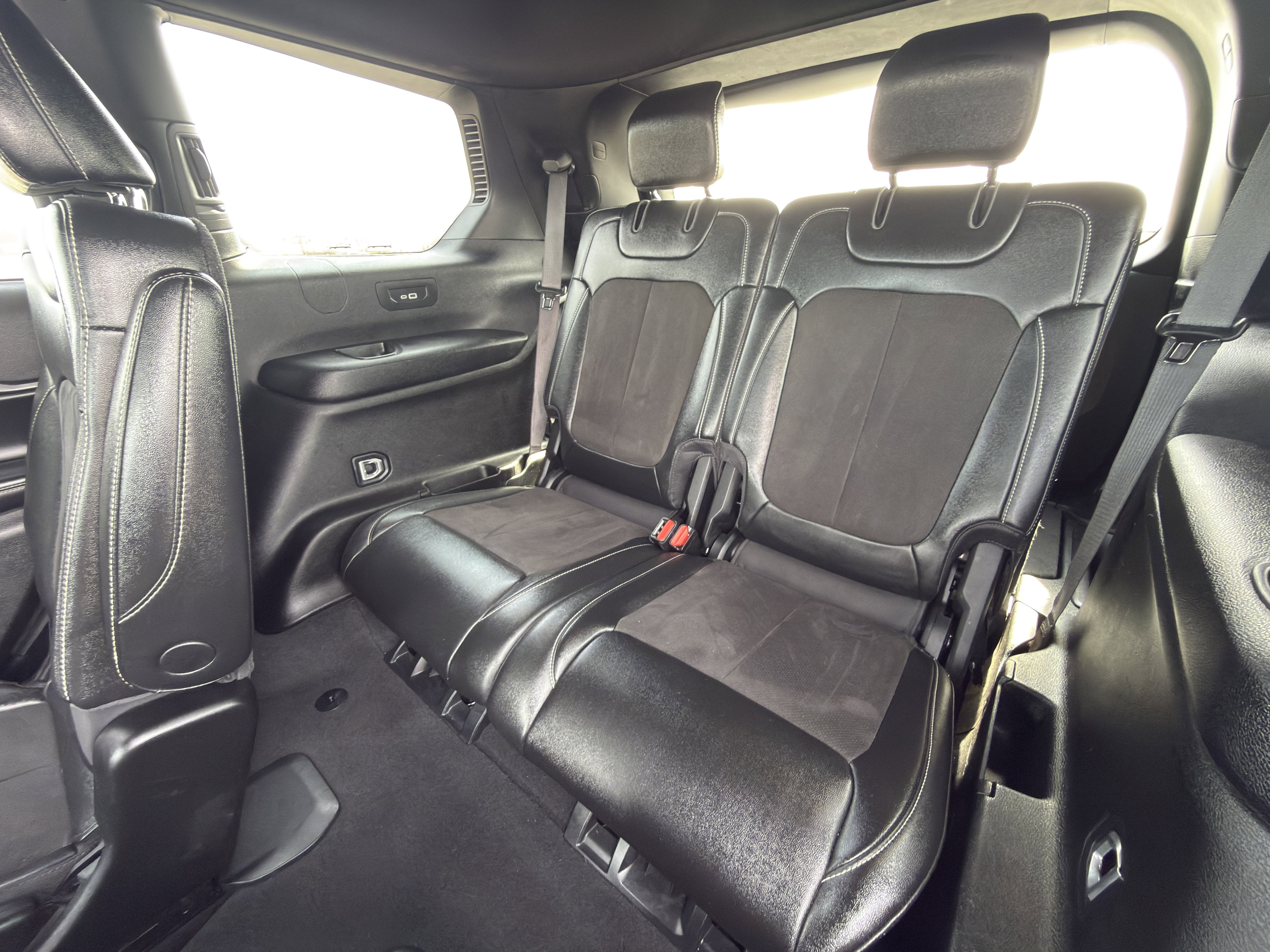 Used 2023 Jeep Grand Cherokee L Laredo image 15