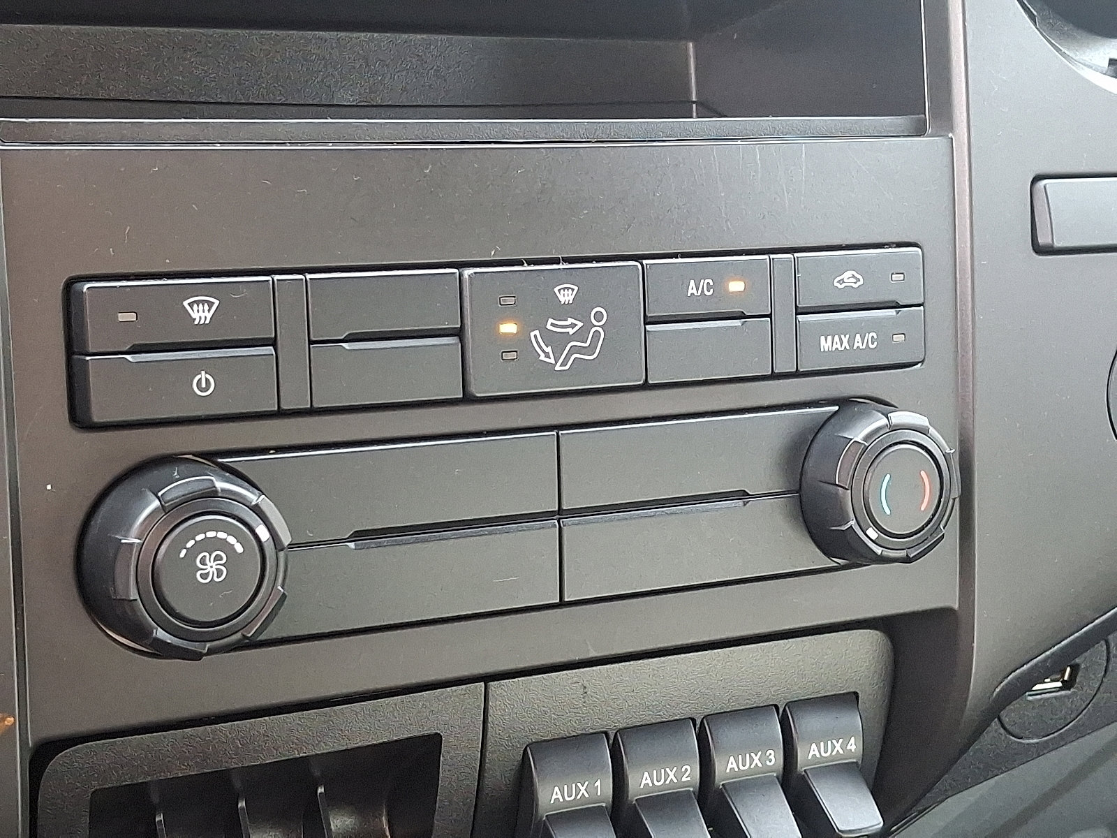 Used 2023 Ford F750 2WD Regular Cab Super Duty image 12