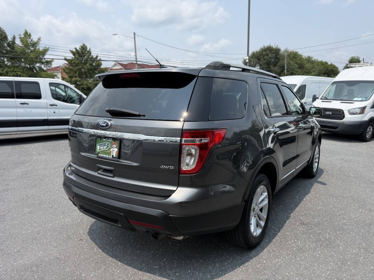 Used 2015 Ford Explorer XLT w/ Equipment Group 202B AWD/4WD image 3