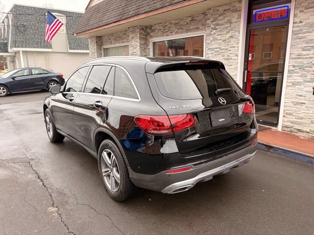 Used 2022 Mercedes-Benz GLC 300 4MATIC w/ Driver Assistance Package image 7