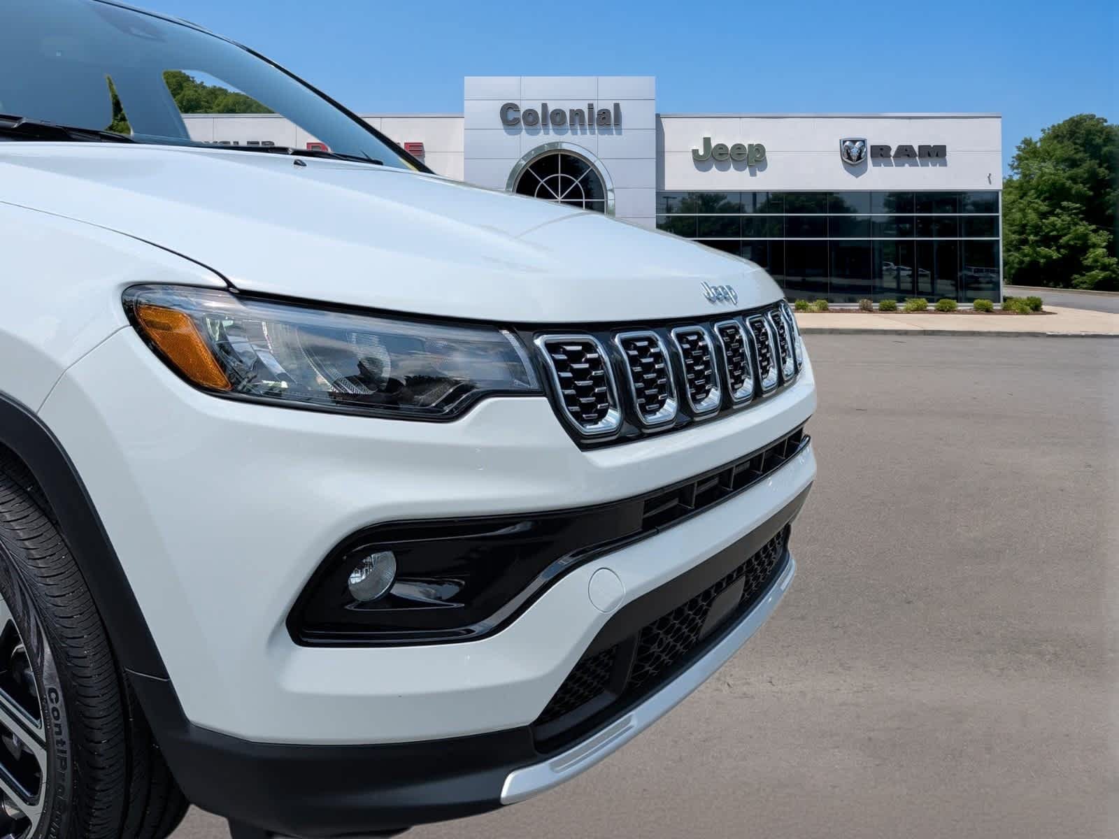 Used 2025 Jeep Compass Limited AWD/4WD image 10