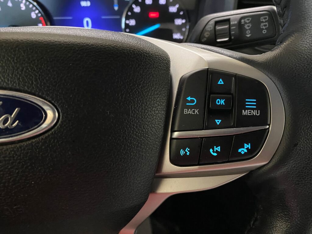 Used 2023 Ford Explorer XLT w/ Class IV Trailer Tow Package image 10