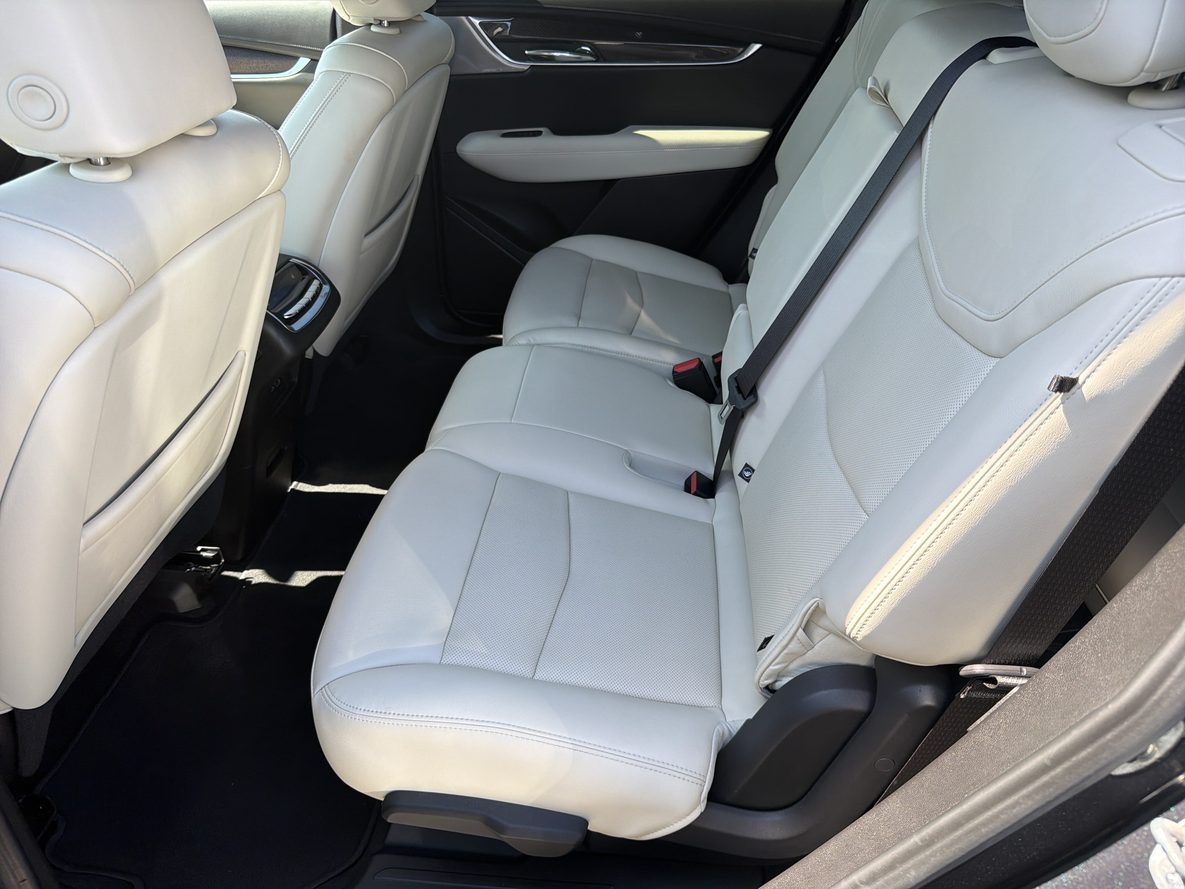 Used 2023 Cadillac XT6 Sport w/ Technology Package AWD/4WD image 22