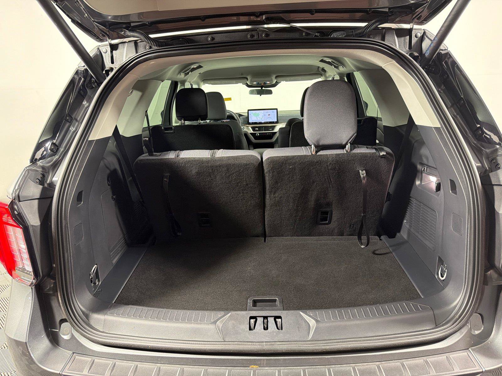 Used 2026 Ford Explorer Active RWD image 18