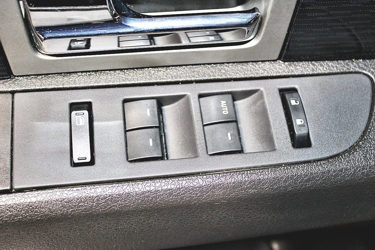 Used 2010 Ford F150 Lariat image 8