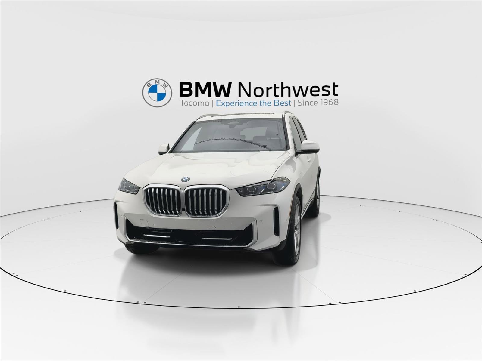 New 2026 BMW X5 xDrive50e w/ Climate Comfort Package image 8