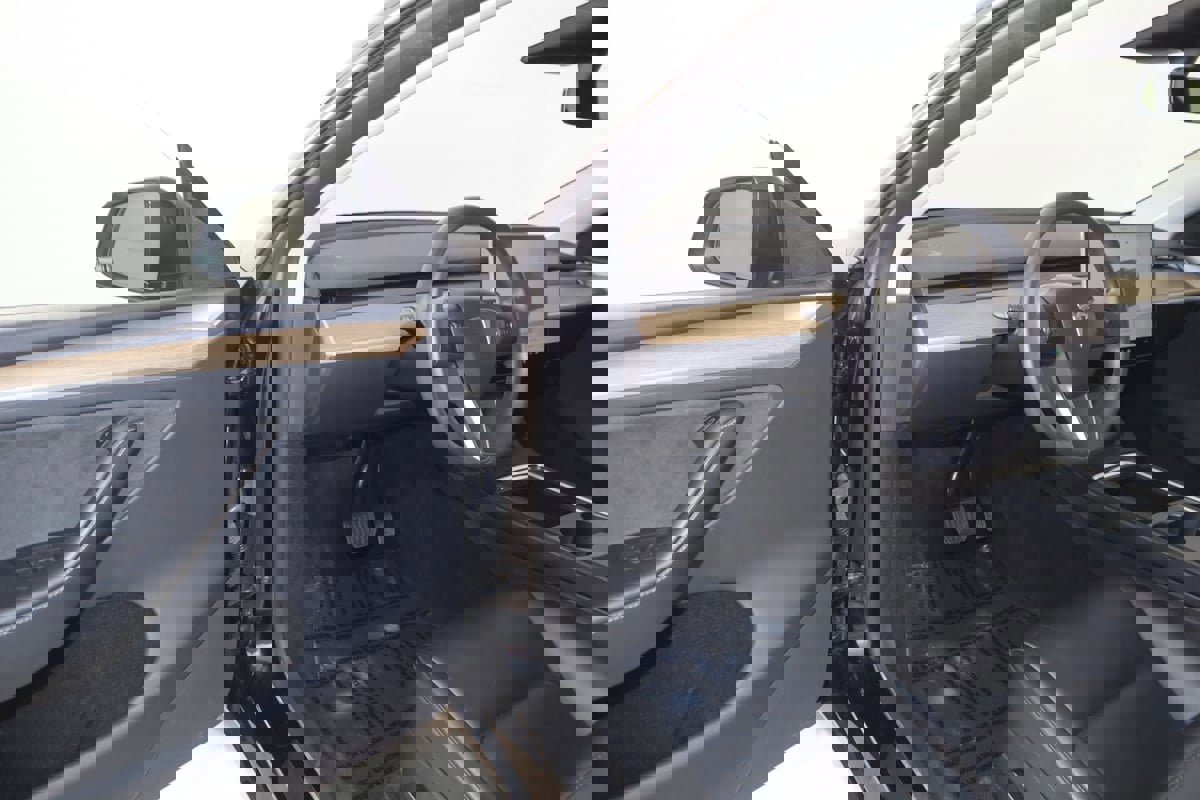 Used 2023 Tesla Model Y Long Range image 45