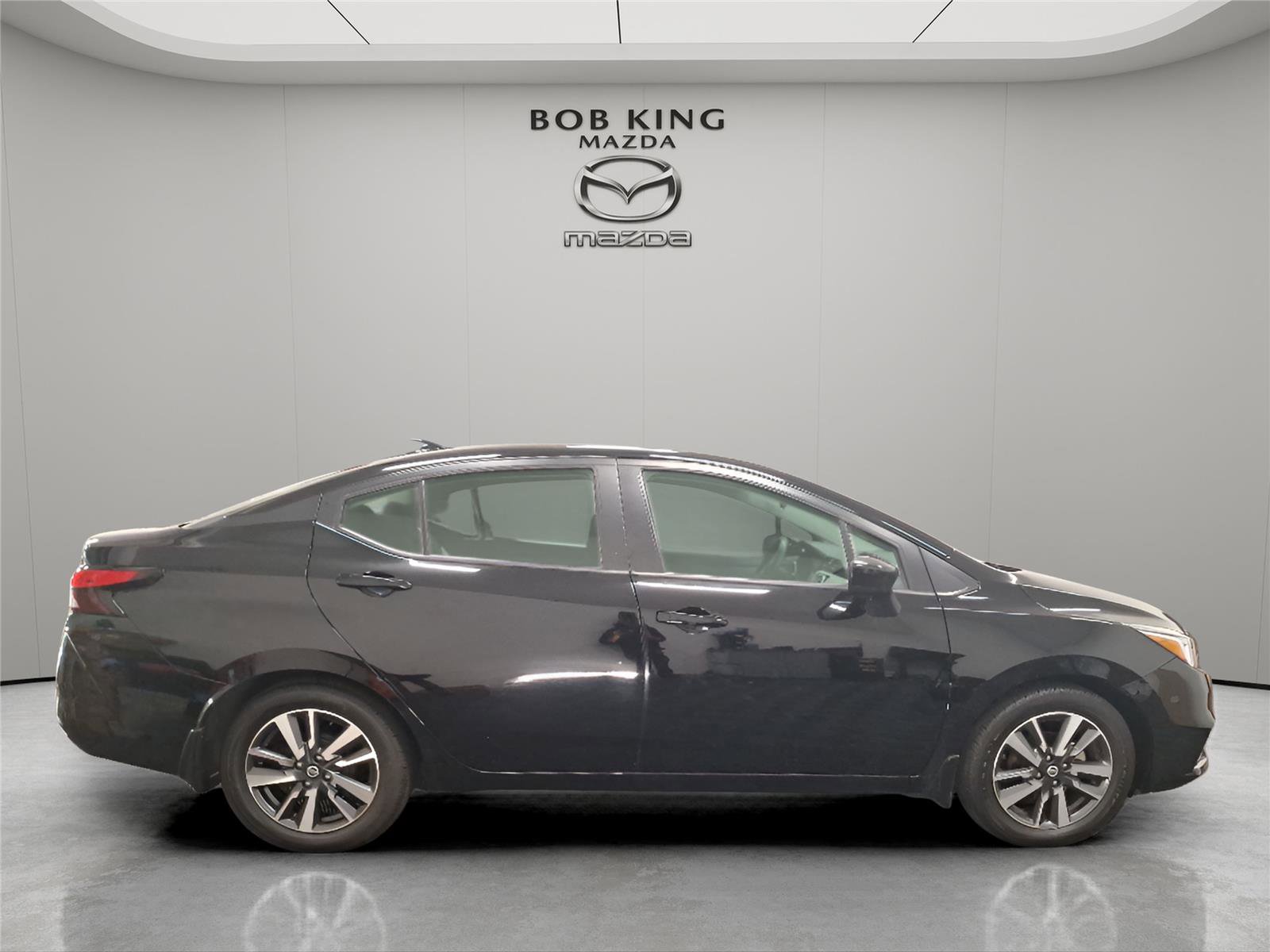 Used 2022 Nissan Versa SV w/ Trunk Package image 6