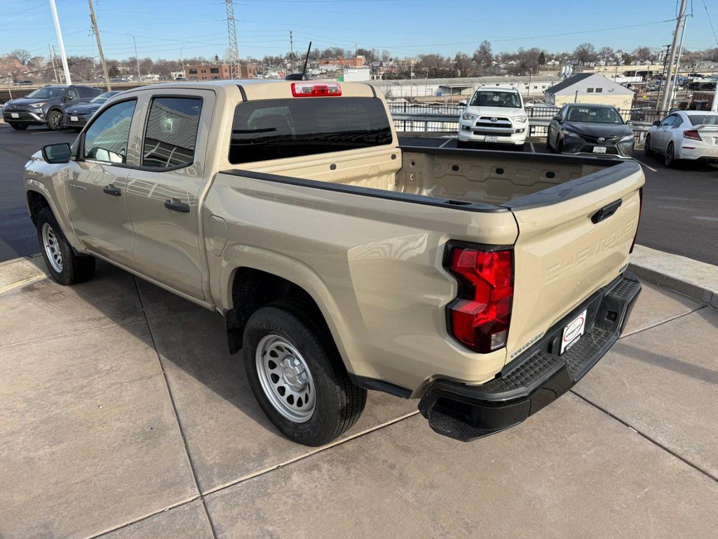Used 2024 Chevrolet Colorado W/T image 9