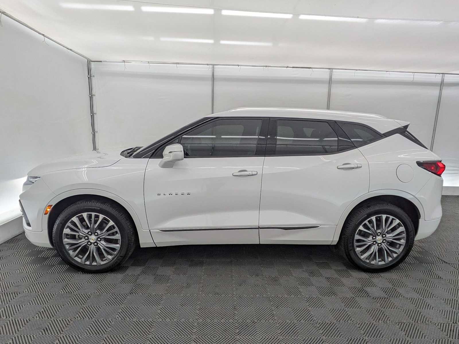 Used 2020 Chevrolet Blazer Premier AWD/4WD image 3