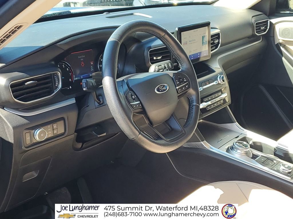 Used 2020 Ford Explorer XLT w/ Equipment Group 202A AWD/4WD image 12