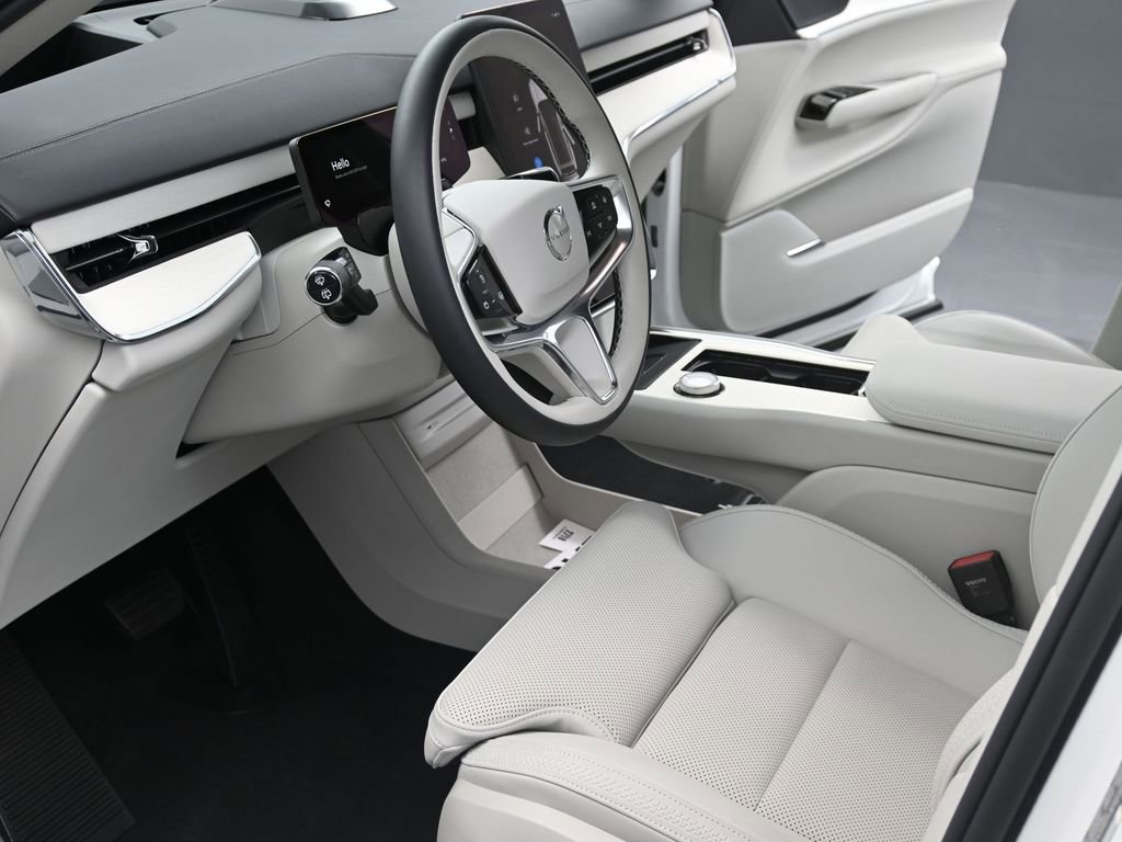 Used 2025 Volvo EX90 Plus image 10