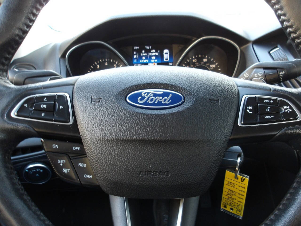 Used 2015 Ford Focus SE w/ SE Sport Package image 14