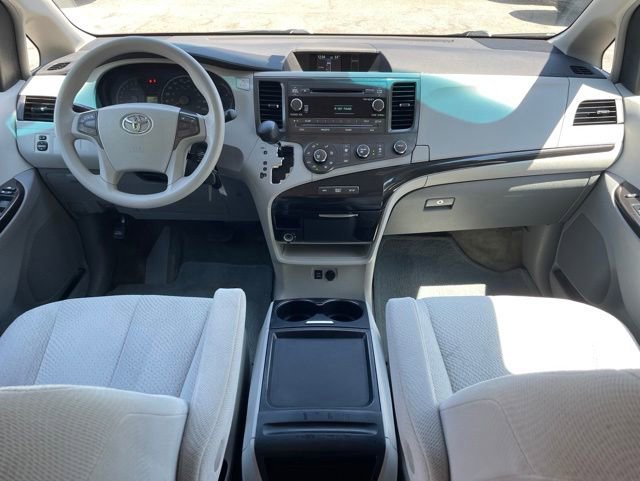 Used 2011 Toyota Sienna LE w/ Towing Pkg FWD image 22