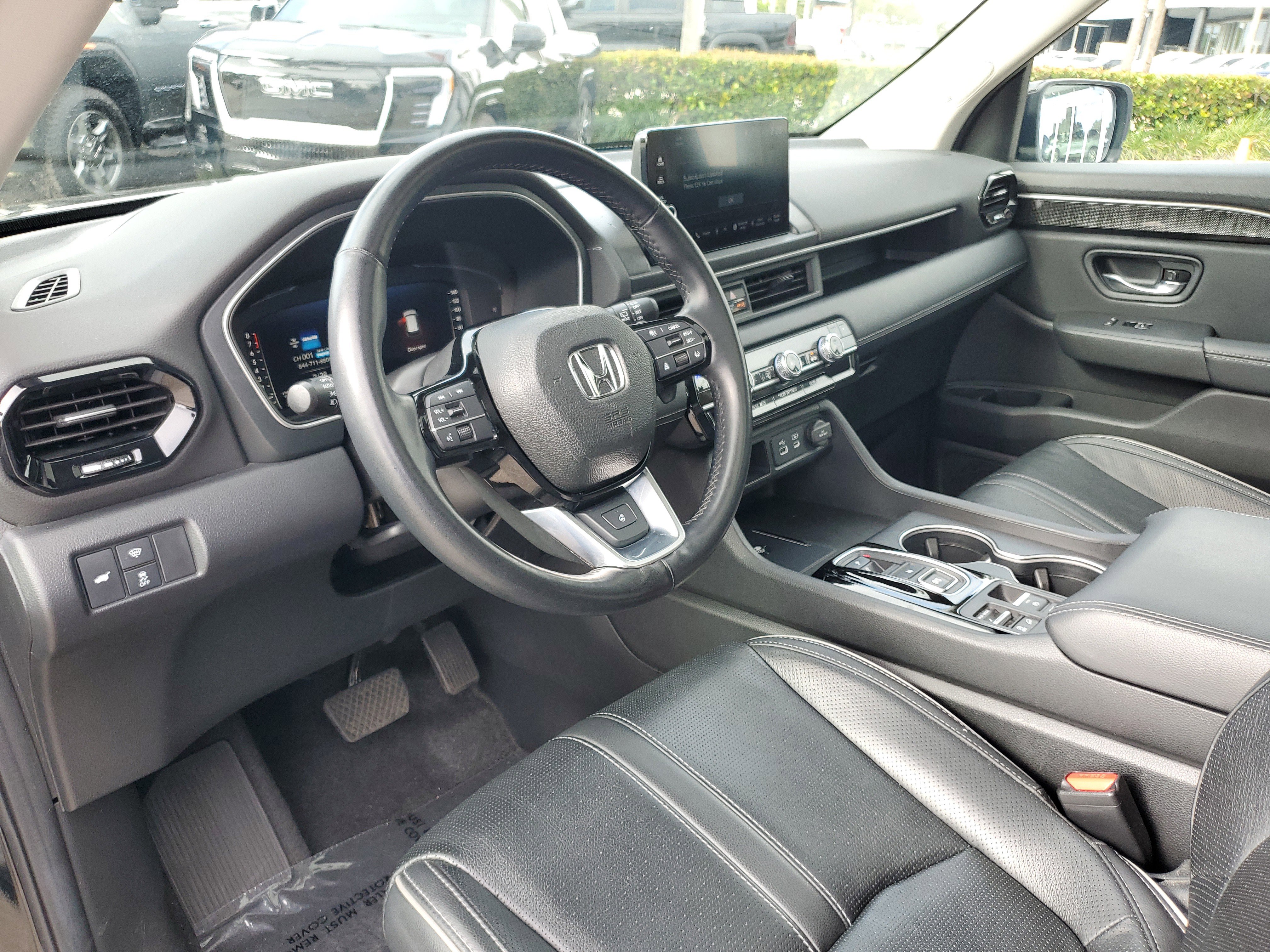 Used 2023 Honda Pilot Elite image 9