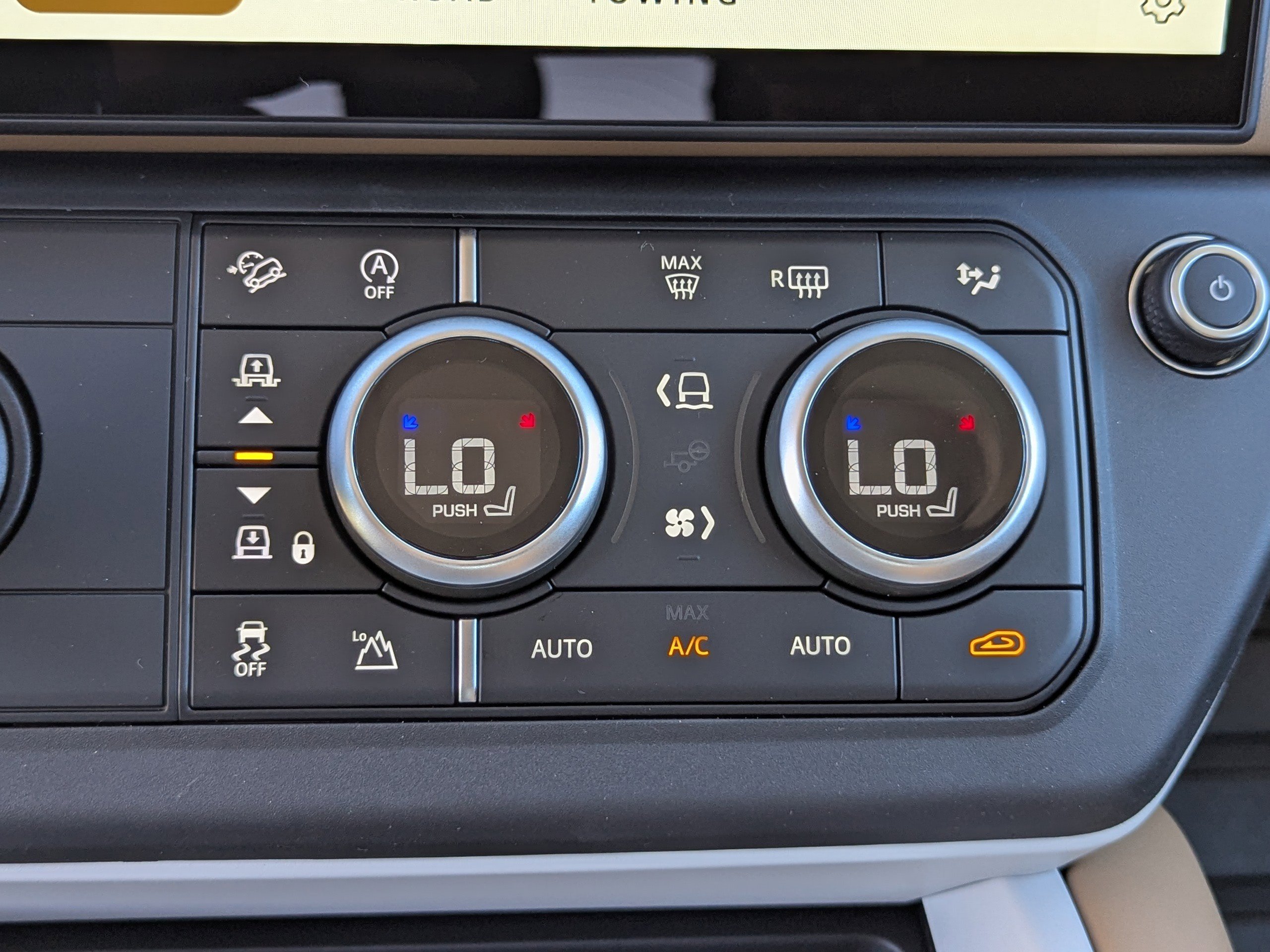 New 2026 Land Rover Defender 110 S image 28