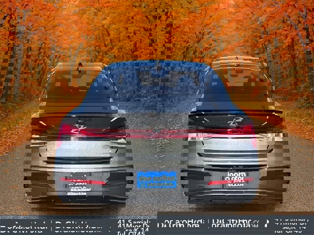 Used 2025 Hyundai Elantra SEL image 5