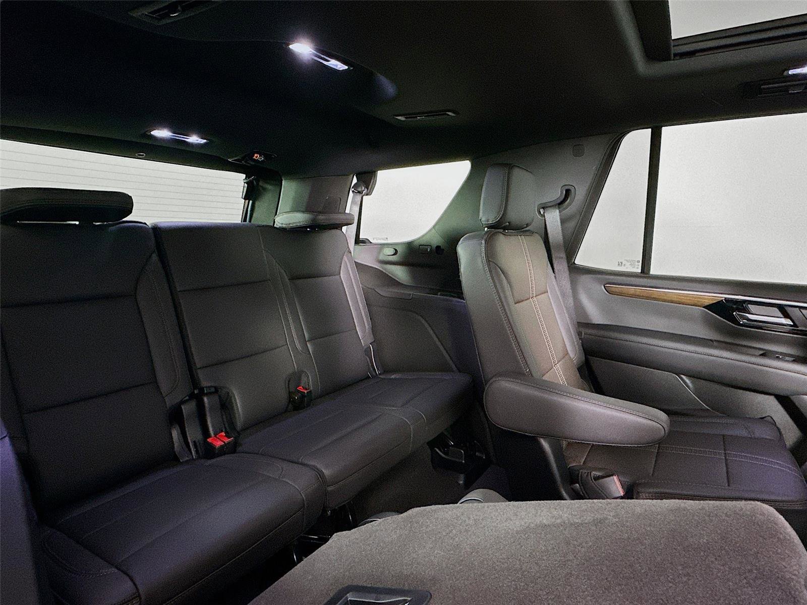 Used 2025 Chevrolet Tahoe High Country image 29