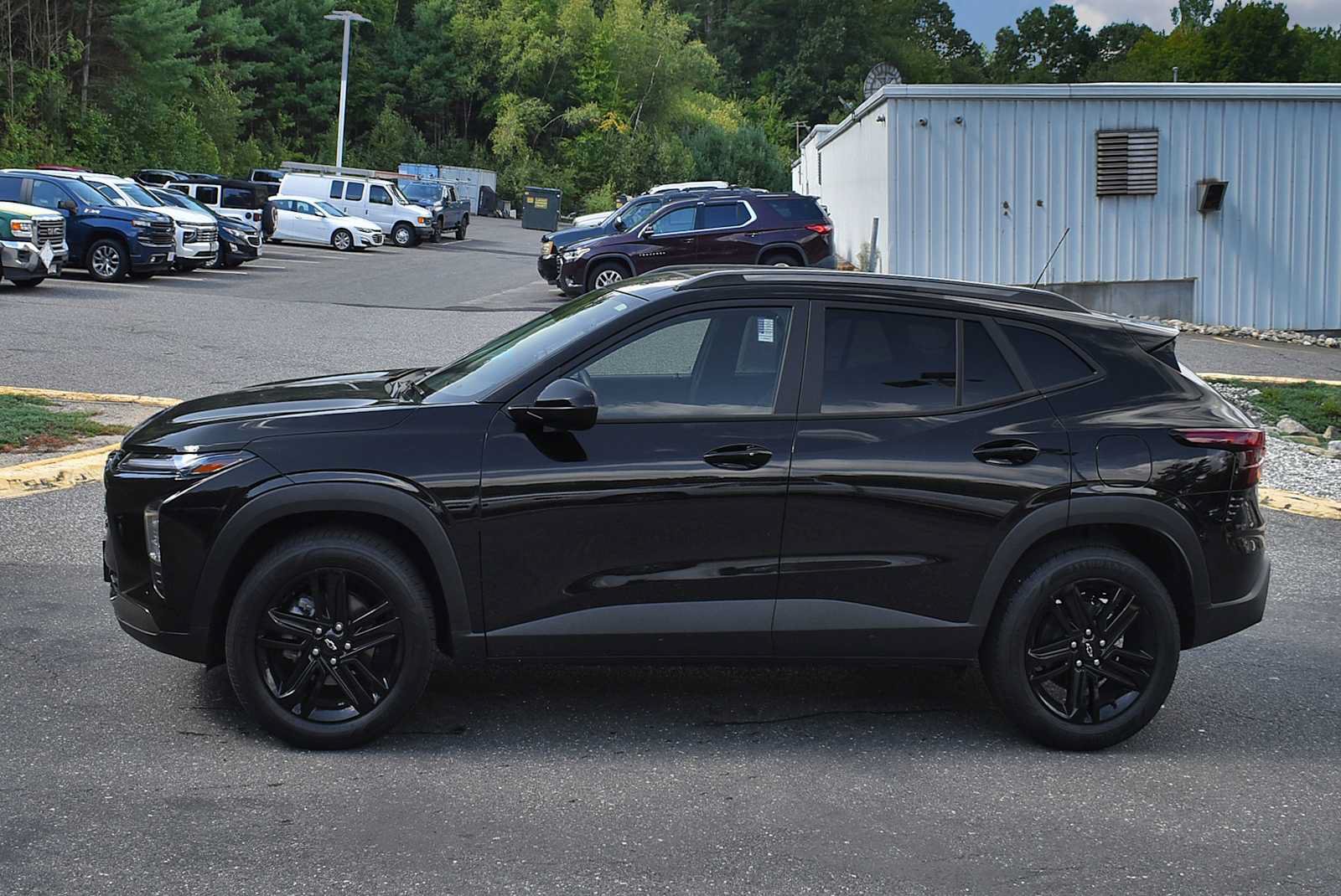 Used 2026 Chevrolet Trax ACTIV w/ Sunroof Package FWD image 4