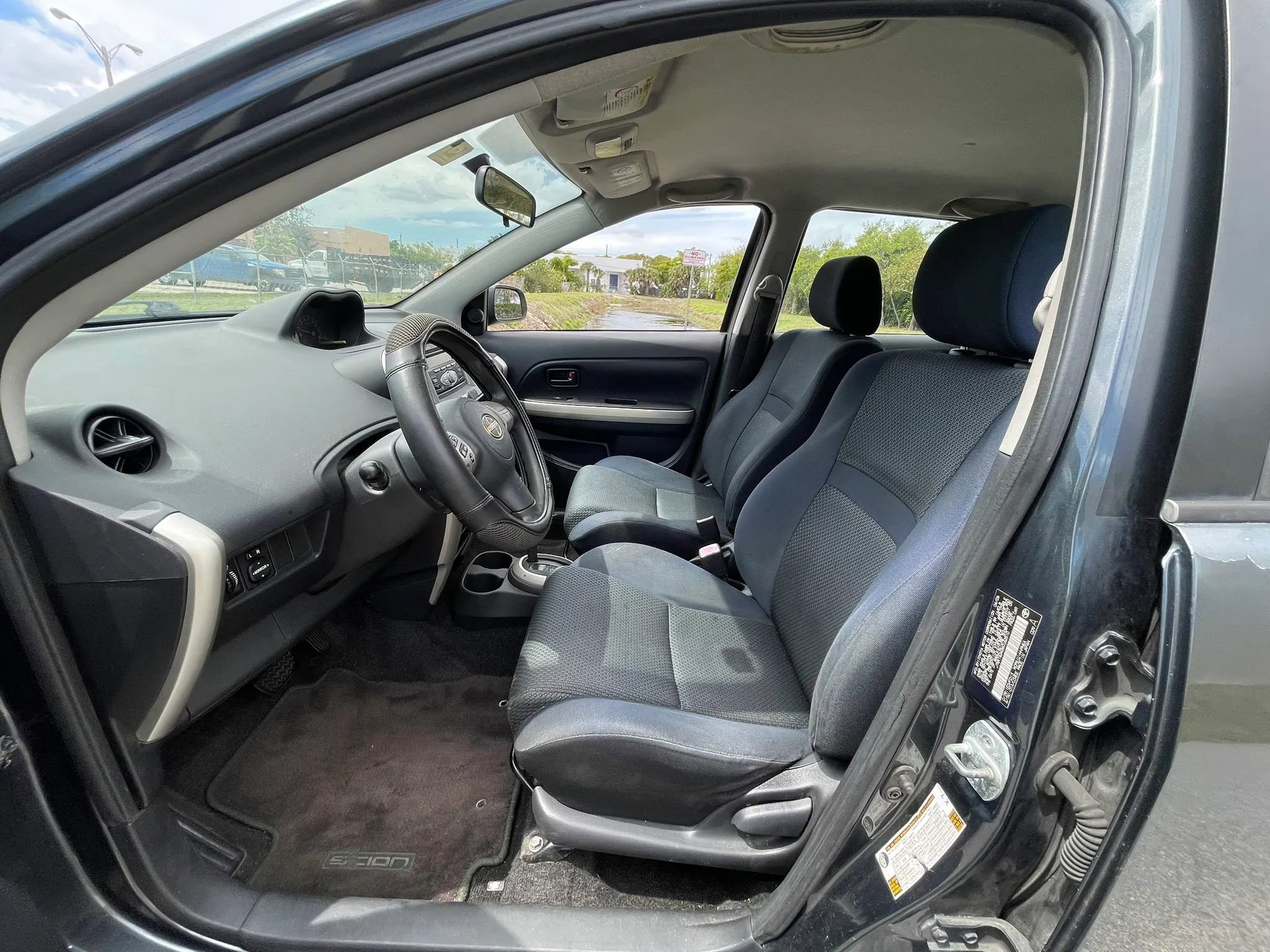 Used 2006 Scion xA FWD image 21