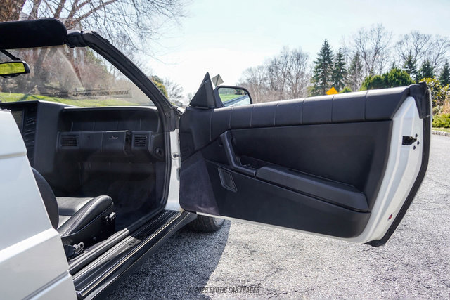 Used 1993 Cadillac Allante FWD image 32