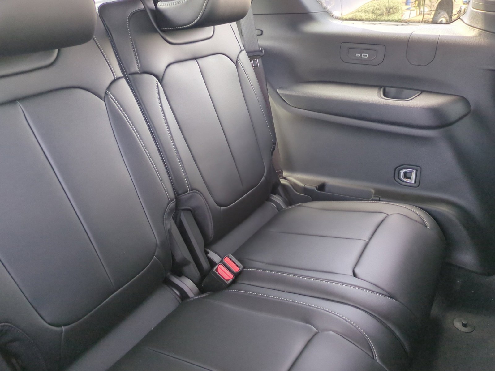 New 2026 Jeep Grand Cherokee L Limited AWD/4WD image 18