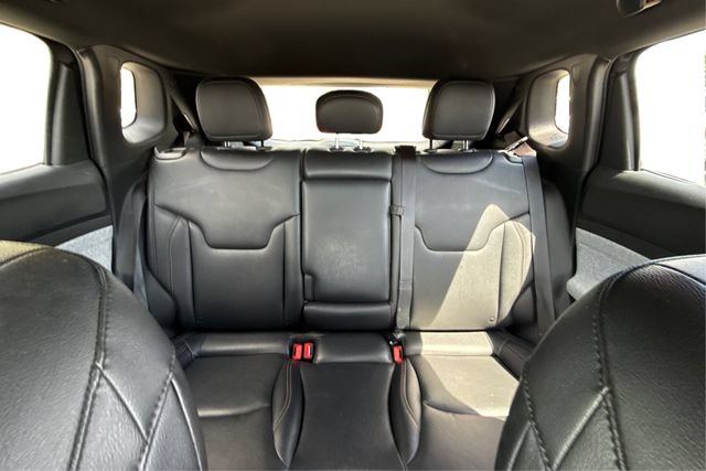 Used 2024 Jeep Compass Latitude AWD/4WD image 14