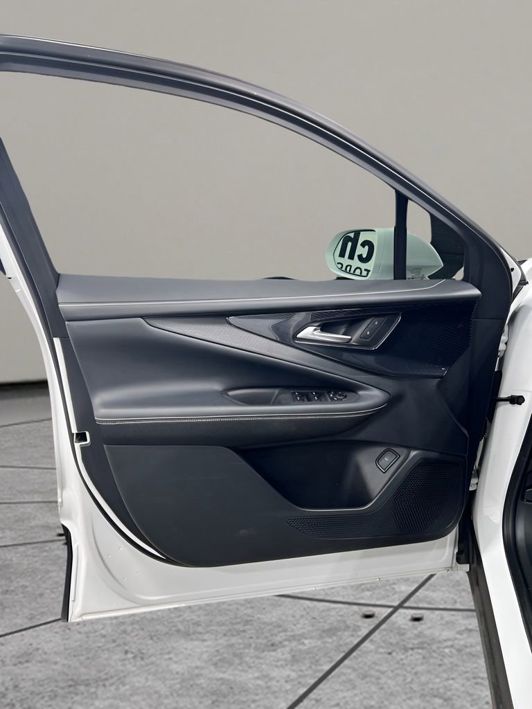 Used 2024 Chevrolet Blazer EV LT AWD/4WD image 13