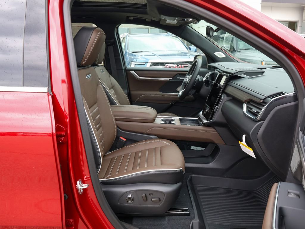 New 2026 GMC Acadia Denali Ultimate w/ LPO, Floor Liner Package AWD/4WD image 37