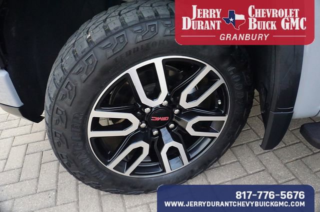 Used 2024 GMC Sierra 1500 AT4 w/ Technology Package image 9