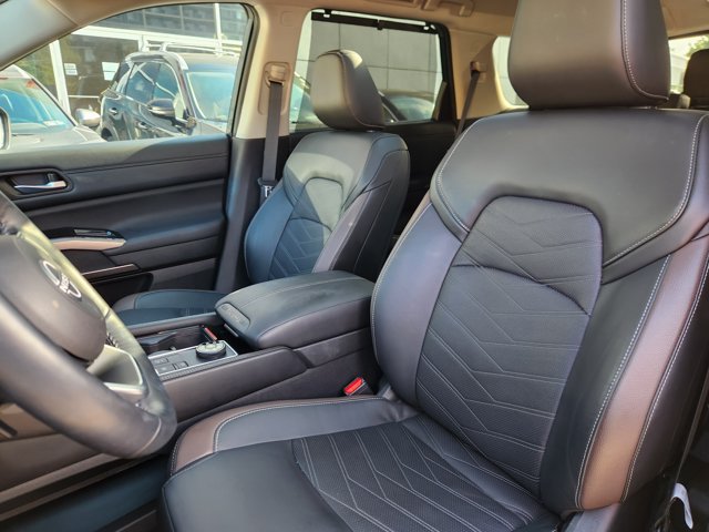 Certified 2025 Nissan Pathfinder Platinum w/ Cargo Package AWD/4WD image 7