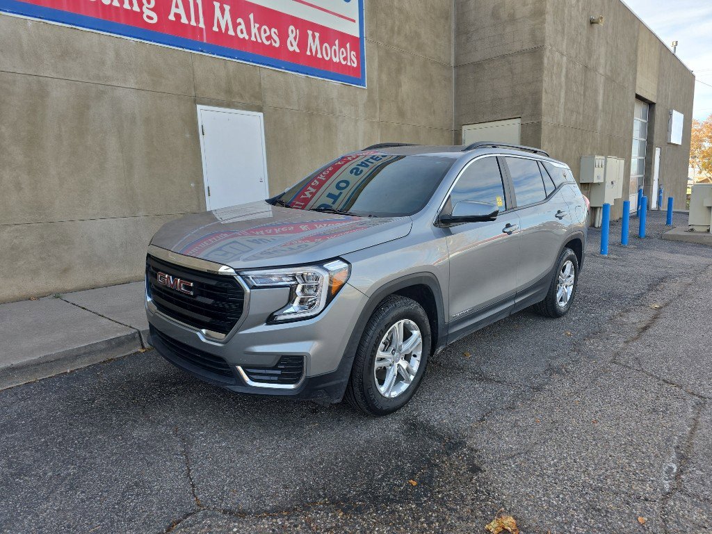 Used 2023 GMC Terrain SLE w/ Driver Convenience Package AWD/4WD image 3