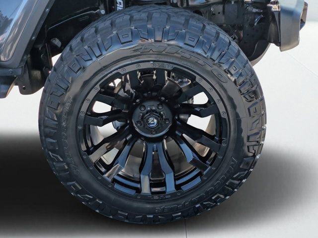 Used 2023 Jeep Gladiator Willys image 9