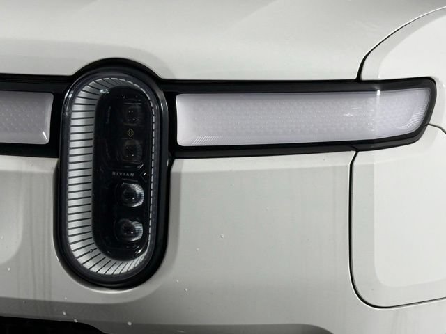 Used 2023 Rivian R1S Adventure AWD/4WD image 10