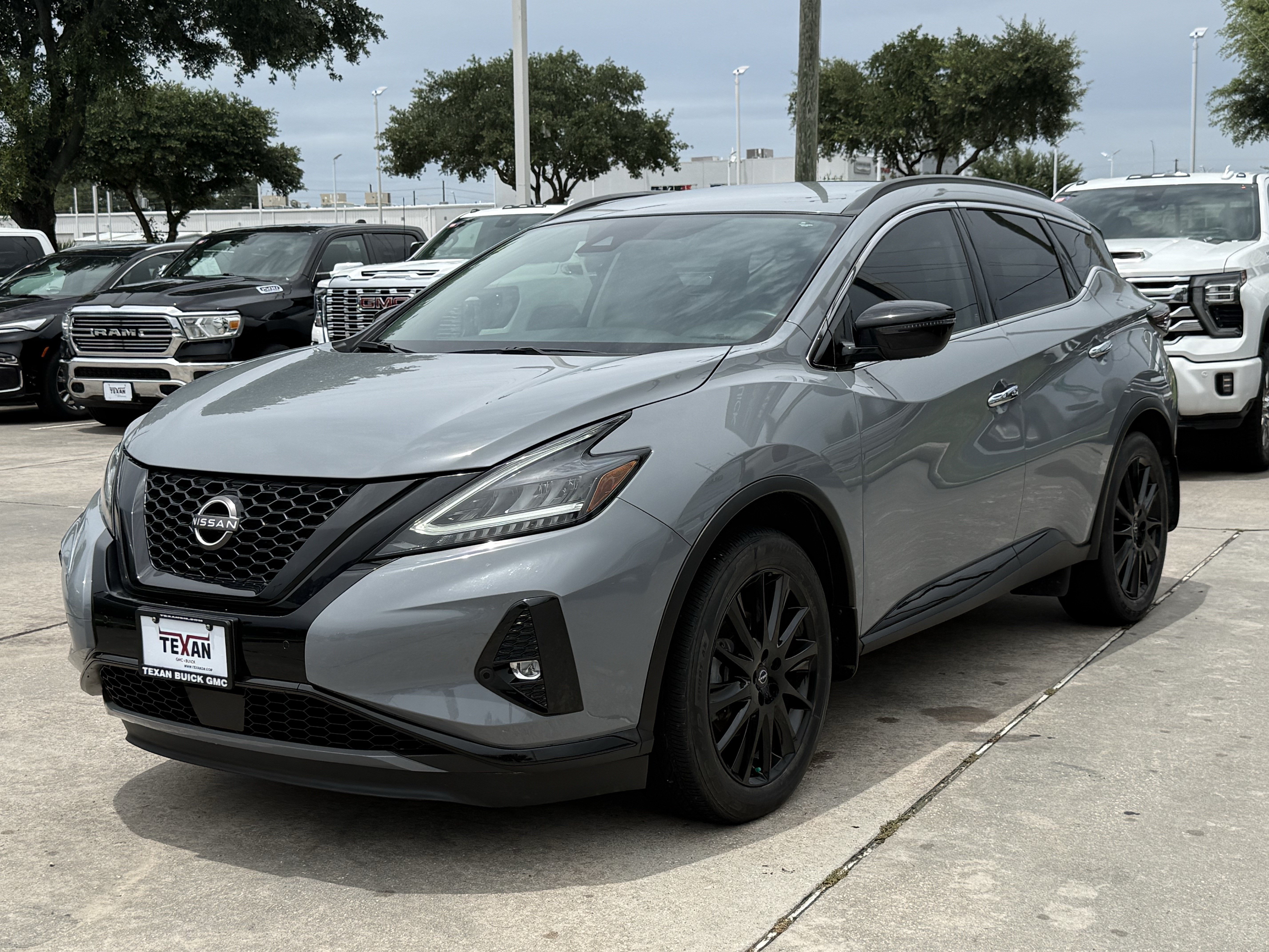 Used 2024 Nissan Murano SV w/ SV Midnight Edition Package FWD image 9