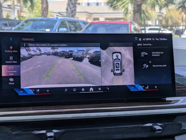 Used 2025 BMW X7 xDrive40i w/ Executive Package image 22