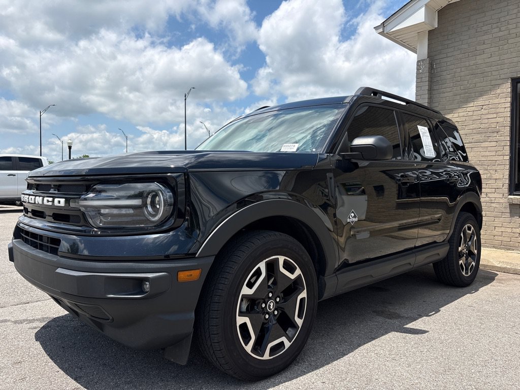 Used 2022 Ford Bronco Sport Outer Banks w/ Tech Package AWD/4WD image 2