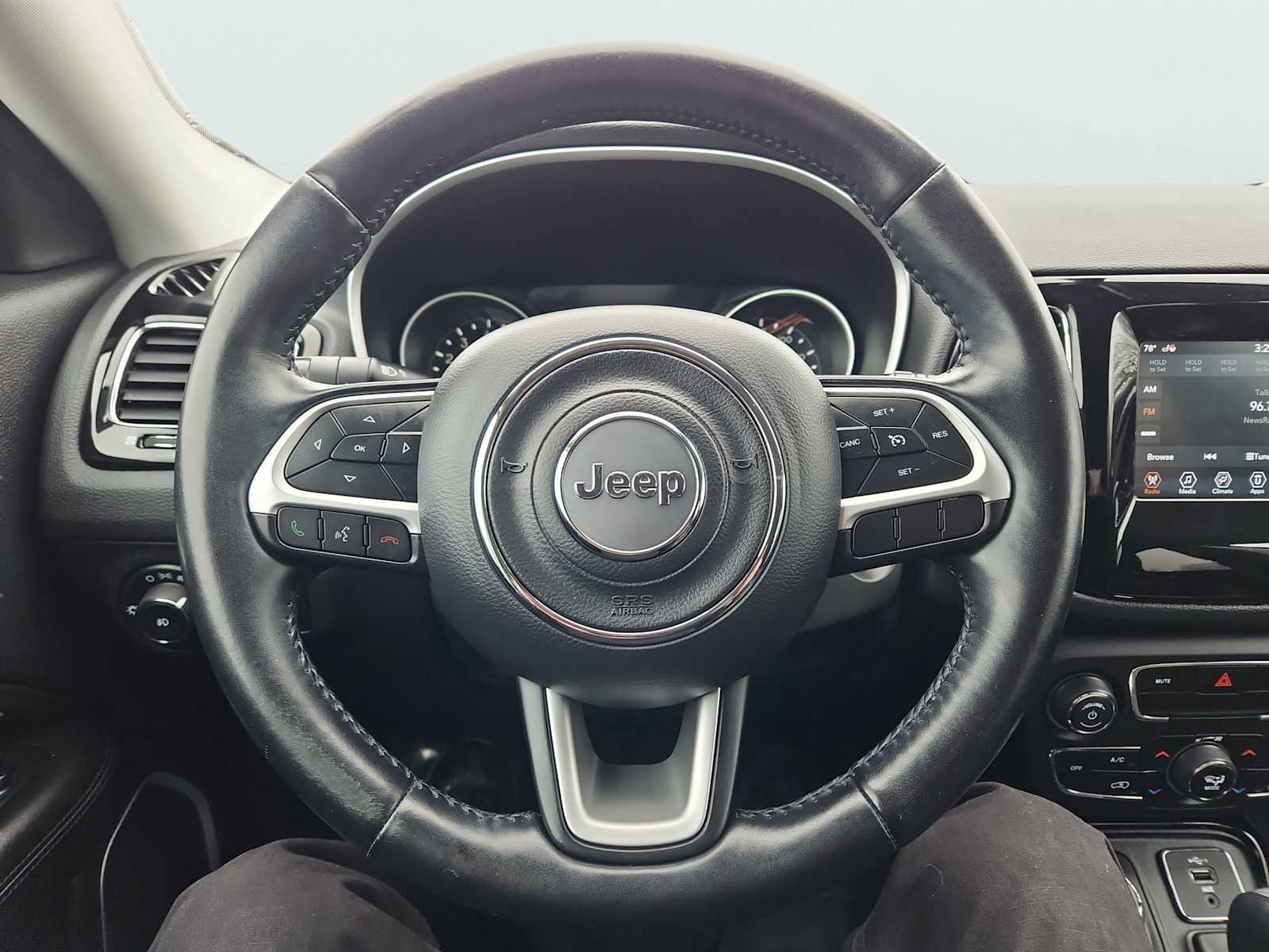 Used 2020 Jeep Compass Altitude image 28