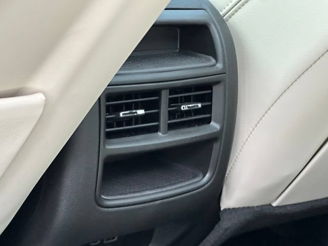 Used 2025 Cadillac XT5 Sportv w/ Technology Package AWD/4WD image 29