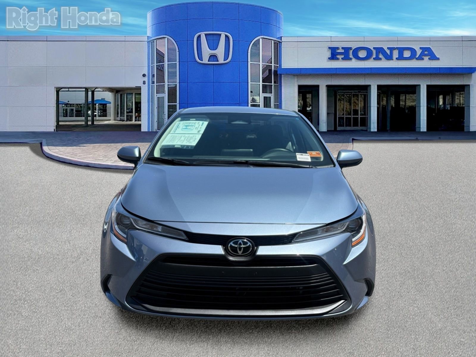 Used 2024 Toyota Corolla LE FWD image 5