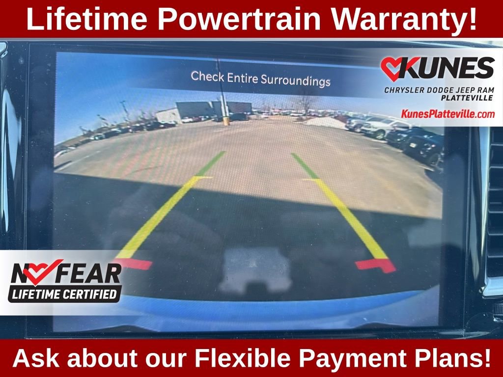 Used 2023 Chrysler Pacifica Touring-L image 20